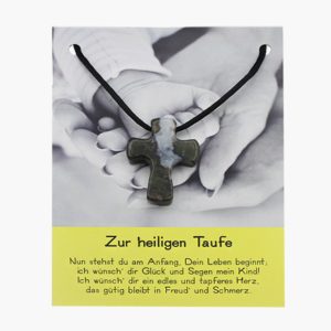 „Zur heiligen Taufe“ Pilgerkreuz Anhänger aus Moosachat auf großer Karte