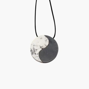 Yin Yang Anhänger groß aus Howlith weiß & Hämatit