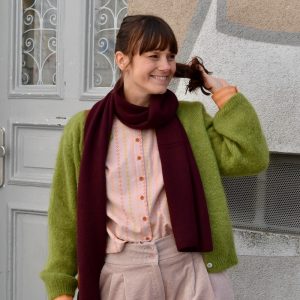 Langer Schal aus Feinstrick, Farbe bordeaux